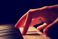 比赛中球员技术展示精湛，打破既定规则